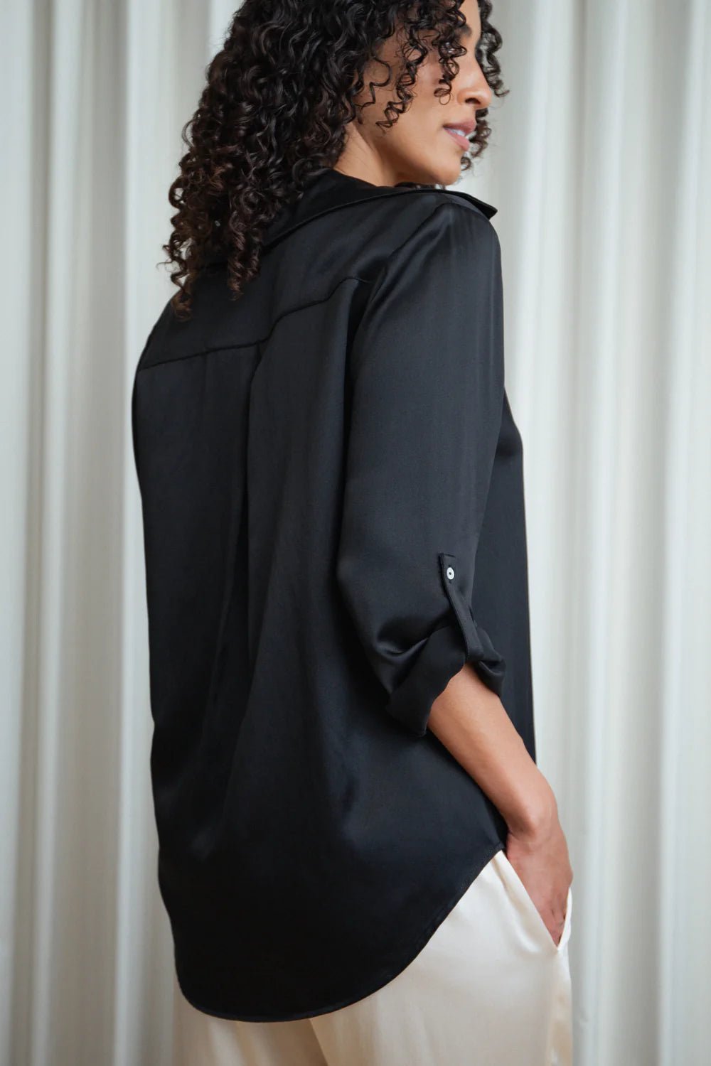 Silhouette Shirt - Black - SODA Fashion Haus