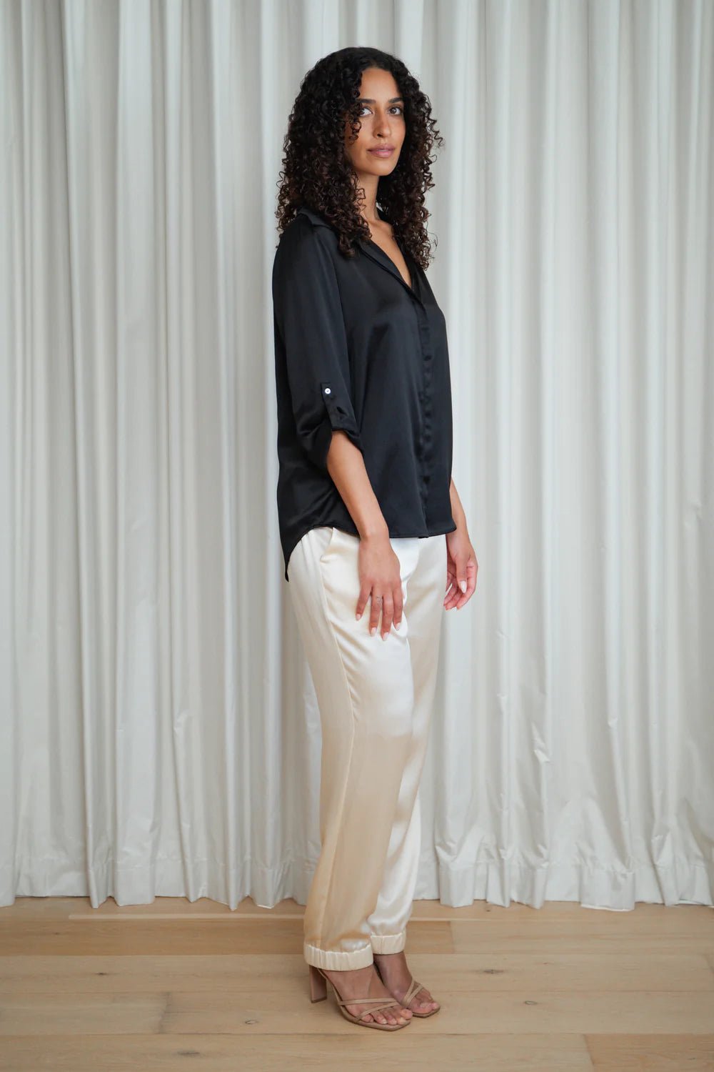 Silhouette Shirt - Black - SODA Fashion Haus